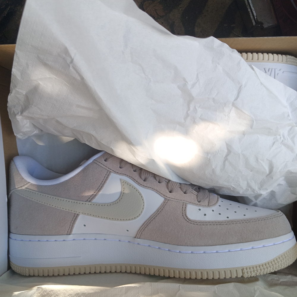 Men's Size 10.5 Nikes NIB - Picture 2 of 6